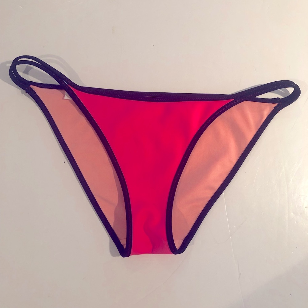 VICTORIA’S SECRET Coral Black BIKINI BOTTOMS M NWOT
